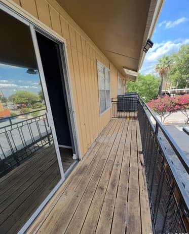 3-bedroom rental at 923 Vance Jackson in San Antonio, TX — photo 5