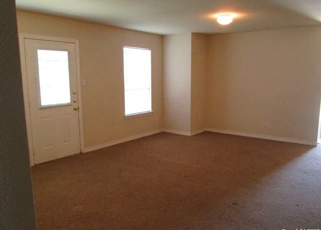 3-bedroom rental at 10003 Vasso View Unit 1 in Converse, TX — photo 3