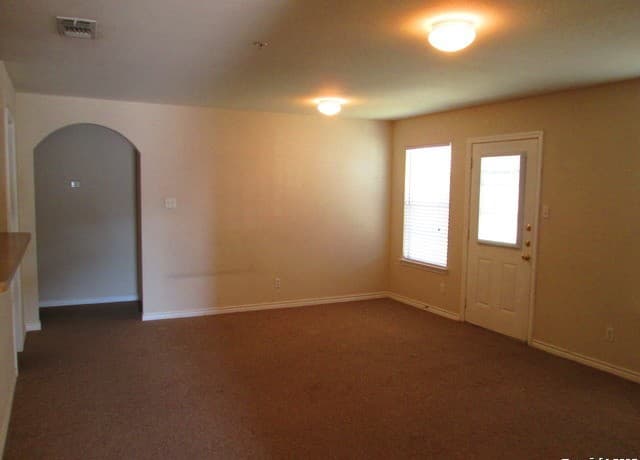3-bedroom rental at 10003 Vasso View Unit 1 in Converse, TX — photo 4