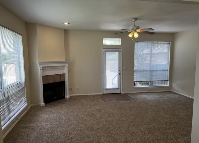 3-bedroom rental at 8741 Wickersham in San Antonio, TX — photo 4