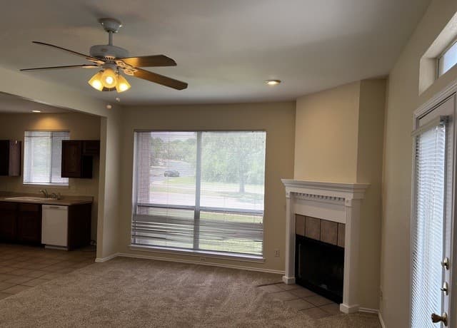 3-bedroom rental at 8741 Wickersham in San Antonio, TX — photo 5
