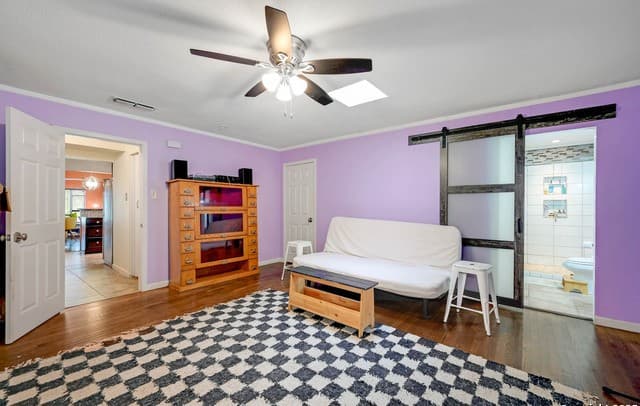 3-bedroom rental at 2231 W Woodlawn in San Antonio, TX — photo 3