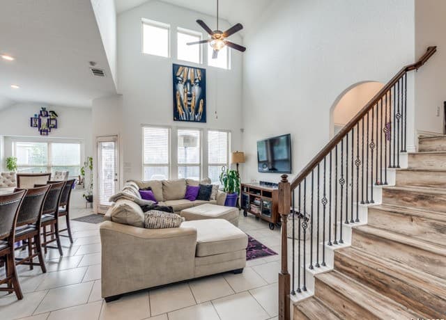 4-bedroom rental at 226 Fernwood Dr. in Cibolo, TX — photo 5