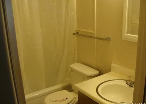 2-bedroom rental at 103 Avenue F Unit A in Converse, TX — photo 5