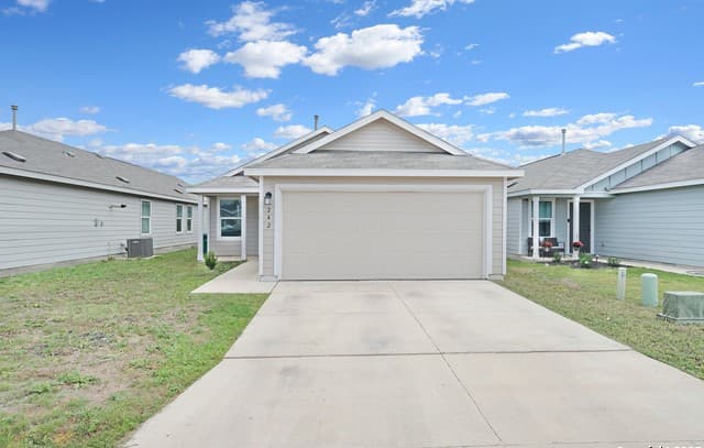 3-bedroom rental at 242 Ambush Ridge in San Antonio TX