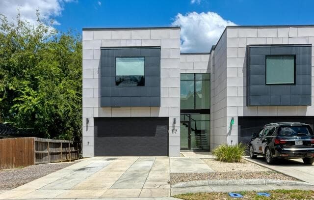 3-bedroom rental at 117 Marcia in Alamo Heights TX