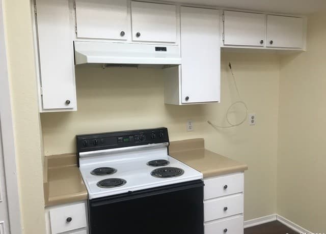 3-bedroom rental at 7919 Deep Forest in San Antonio, TX — photo 3
