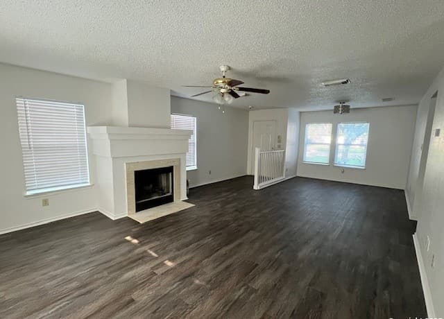 3-bedroom rental at 7242 Artisan Lane in San Antonio, TX — photo 2