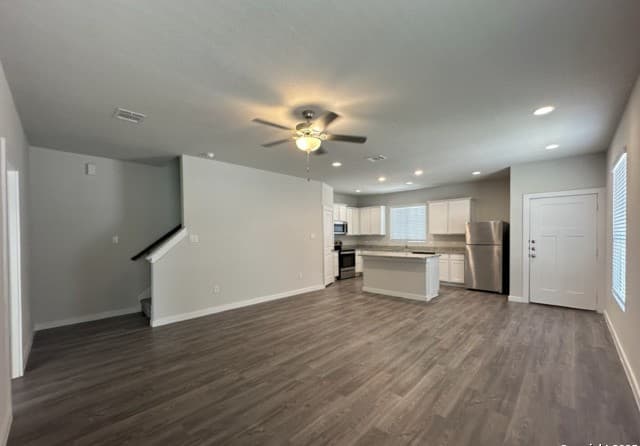 3-bedroom rental at 13307 Rowdy Cove Unit 102 in San Antonio, TX — photo 5