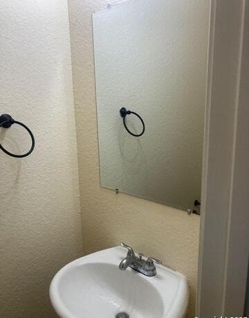 3-bedroom rental at 6335 Melanzane Unit 3 in San Antonio, TX — photo 4