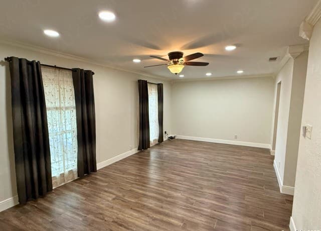 3-bedroom rental at 5222 E Rolling Ridge Dr in San Antonio, TX — photo 3