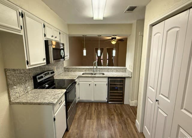 3-bedroom rental at 5222 E Rolling Ridge Dr in San Antonio, TX — photo 5