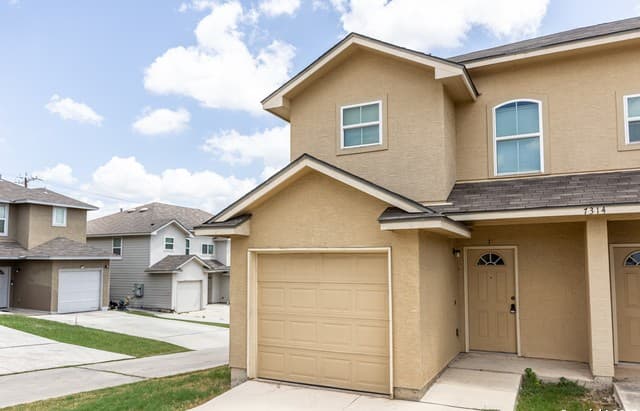3-bedroom rental at 7314 Colina Unit 1 in Converse, TX — photo 2