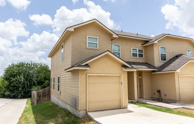 3-bedroom rental at 7314 Colina Unit 1 in Converse, TX — photo 3