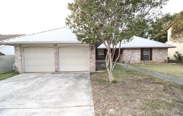 3-bedroom rental at 7227 Trace Buckle in San Antonio TX