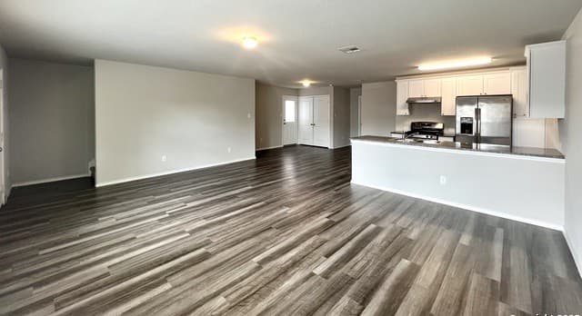4-bedroom rental at 7019 Declan in San Antonio, TX — photo 3