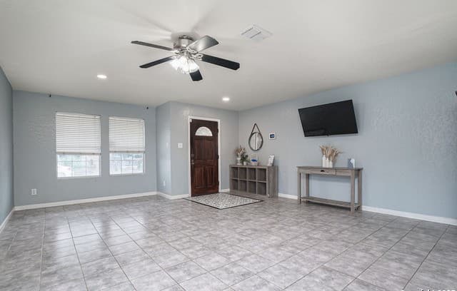 3-bedroom rental at 5311 Moreville Farm in San Antonio, TX — photo 4