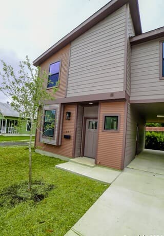 3-bedroom rental at 827 Florida Unit 101 in San Antonio, TX — photo 4