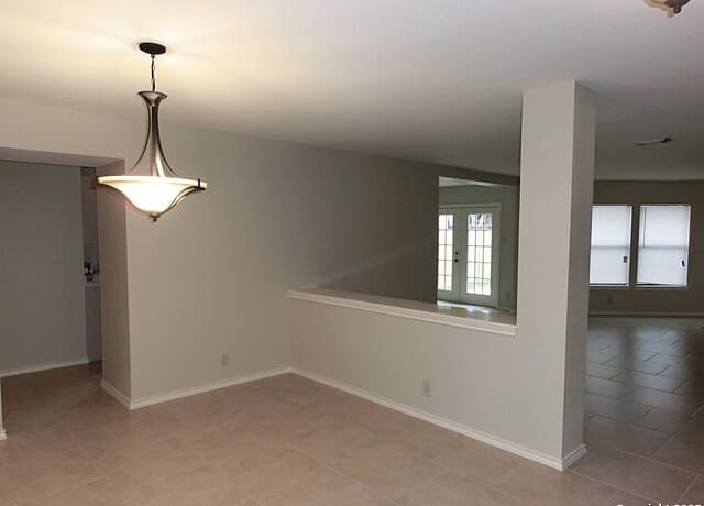 4-bedroom rental at 13154 Regency Bnd in San Antonio, TX — photo 5
