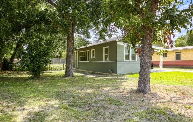 3-bedroom rental at 618 Canton in San Antonio, TX — photo 4
