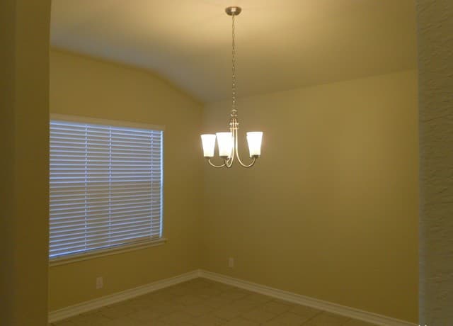 3-bedroom rental at 9027 Mustang Pass in San Antonio, TX — photo 2