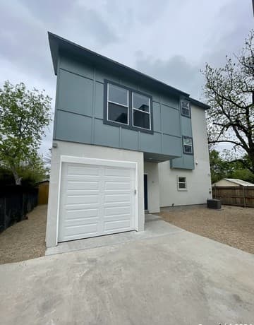 3-bedroom rental at 603 W Euclid Ave Unit 4 in San Antonio, TX — photo 4