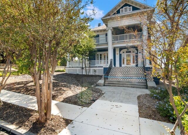 4-bedroom rental at 702 W French Pl in San Antonio TX