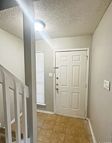 3-bedroom rental at 7502 Oak Chase Unit 7504 in San Antonio, TX — photo 3