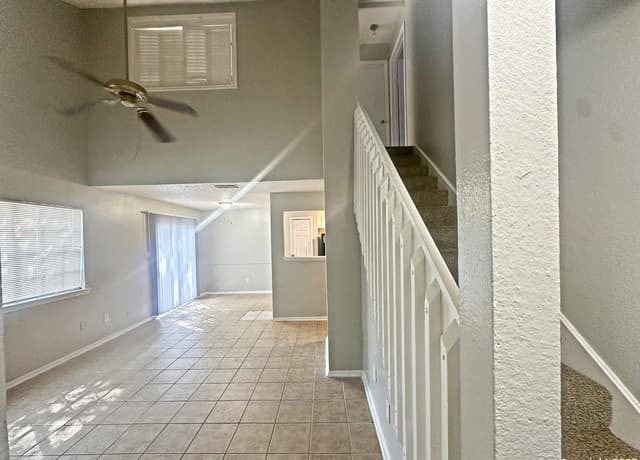 3-bedroom rental at 7502 Oak Chase Unit 7504 in San Antonio, TX — photo 4