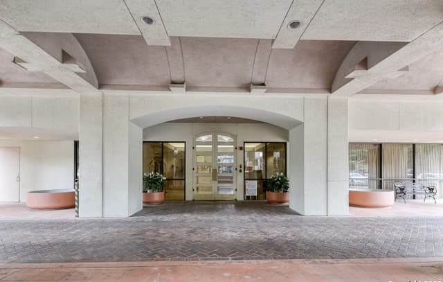 2-bedroom rental at 7701 Wurzbach Rd Unit 301 in San Antonio, TX — photo 3