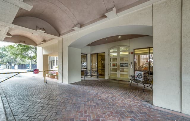2-bedroom rental at 7701 Wurzbach Rd Unit 301 in San Antonio, TX — photo 4
