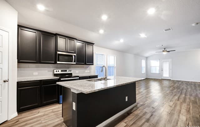 3-bedroom rental at 9634 Alisa Brooke in San Antonio, TX — photo 3
