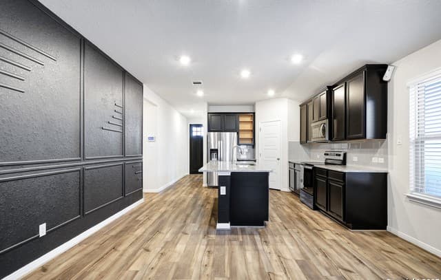 3-bedroom rental at 9634 Alisa Brooke in San Antonio, TX — photo 5