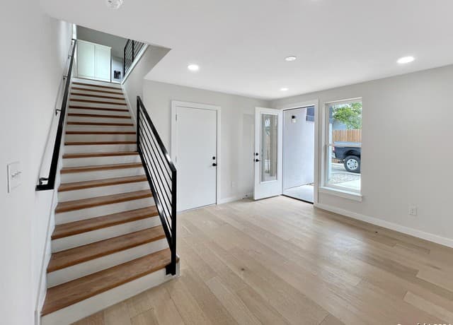 3-bedroom rental at 100 Lewis St Unit 2 in San Antonio, TX — photo 4