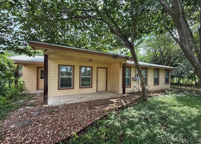 3-bedroom rental at 3339 Marion in Marion TX