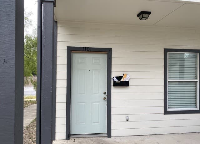 2-bedroom rental at 1707 Dawson Unit 1101 in San Antonio, TX — photo 2