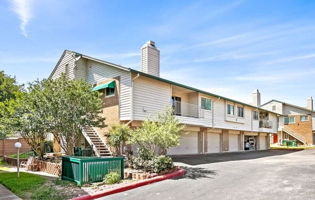 2-bedroom rental at 12610 Uhr Ln Unit 310 in San Antonio, TX — photo 3