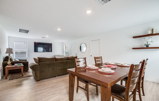 3-bedroom rental at 5223 Hornbeck in Converse, TX — photo 3