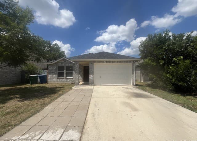 3-bedroom rental at 8131 Grand Bend DR in San Antonio TX