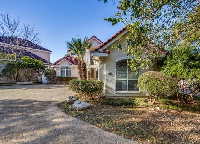 3-bedroom rental at 643 Hillsong in San Antonio, TX — photo 2