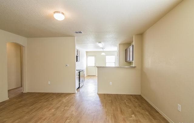 4-bedroom rental at 7055 Heathers Pond in San Antonio, TX — photo 5