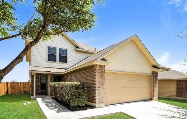 3-bedroom rental at 10610 Hunters Pond in San Antonio, TX — photo 2