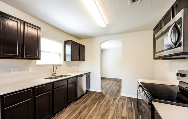 3-bedroom rental at 10610 Hunters Pond in San Antonio, TX — photo 5