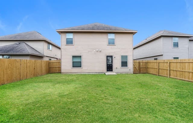 4-bedroom rental at 2111 Bigmouth Rod in San Antonio, TX — photo 3