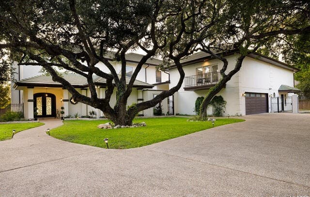 7-bedroom rental at 625 Paseo Canada St in Hollywood Park, TX — photo 4