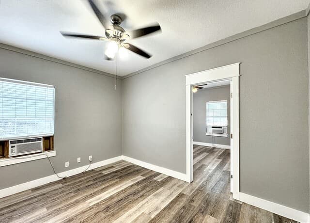 1-bedroom rental at 321 N Chupaderas St Unit 101 in San Antonio, TX — photo 4
