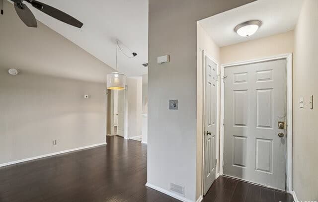 2-bedroom rental at 4212 Medical Dr Unit 212 in San Antonio, TX — photo 2