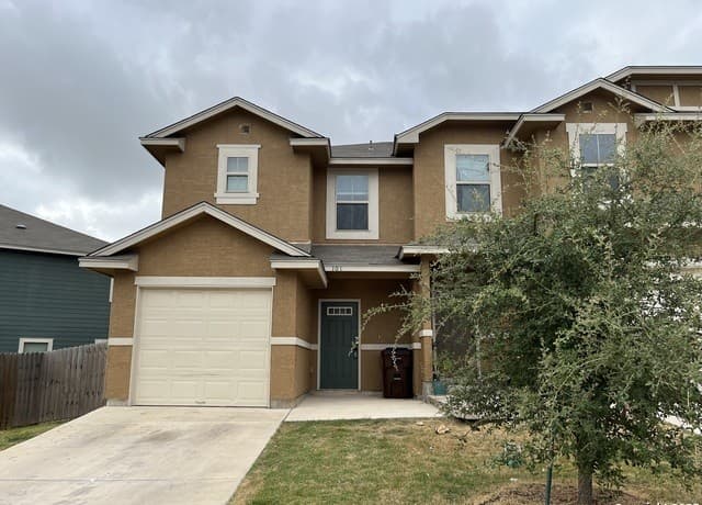 3-bedroom rental at 7006 Donovan Way Unit 101 in San Antonio TX