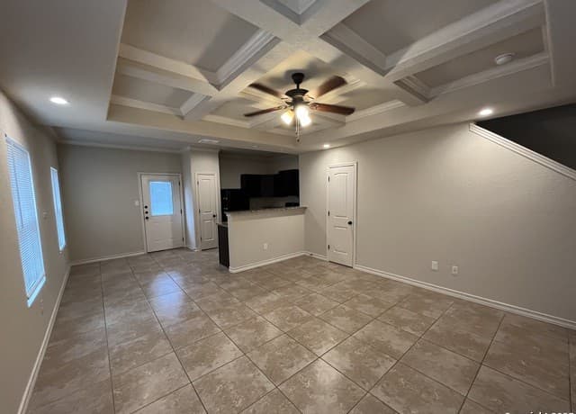 3-bedroom rental at 7006 Donovan Way Unit 101 in San Antonio, TX — photo 3