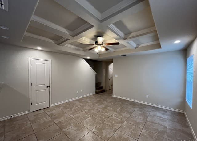 3-bedroom rental at 7006 Donovan Way Unit 101 in San Antonio, TX — photo 4